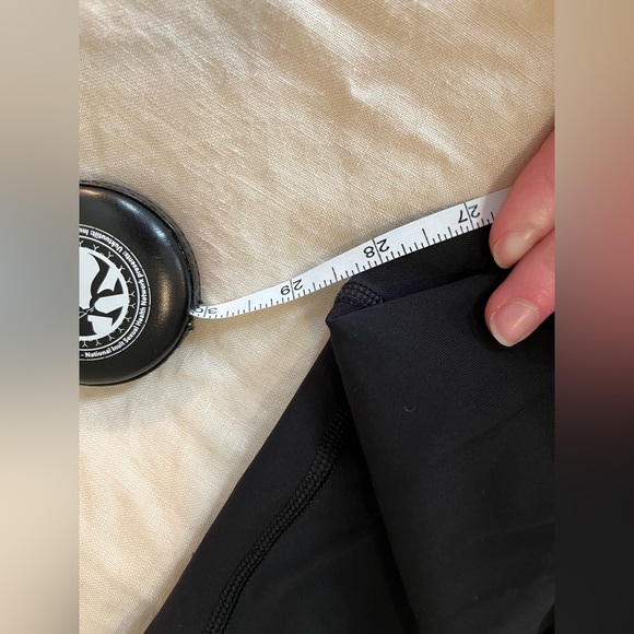 Lululemon Leggings 28” inseam - Picture 4 of 4